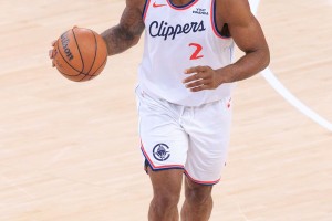 Xingkong Sports-还未发力！伦纳德上半场6投3中&amp;三分4中2 拿到8分5板2助&amp;零罚球